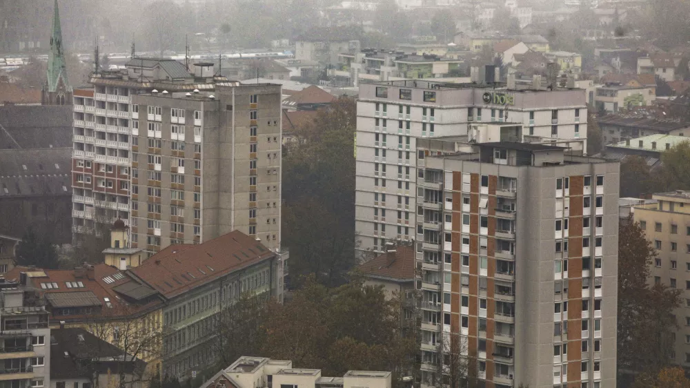 7.11.2024 - simbolična fotografija - nepremičnine - stanovanja - panorama LjubljanaFOTO: LUKA CJUHA