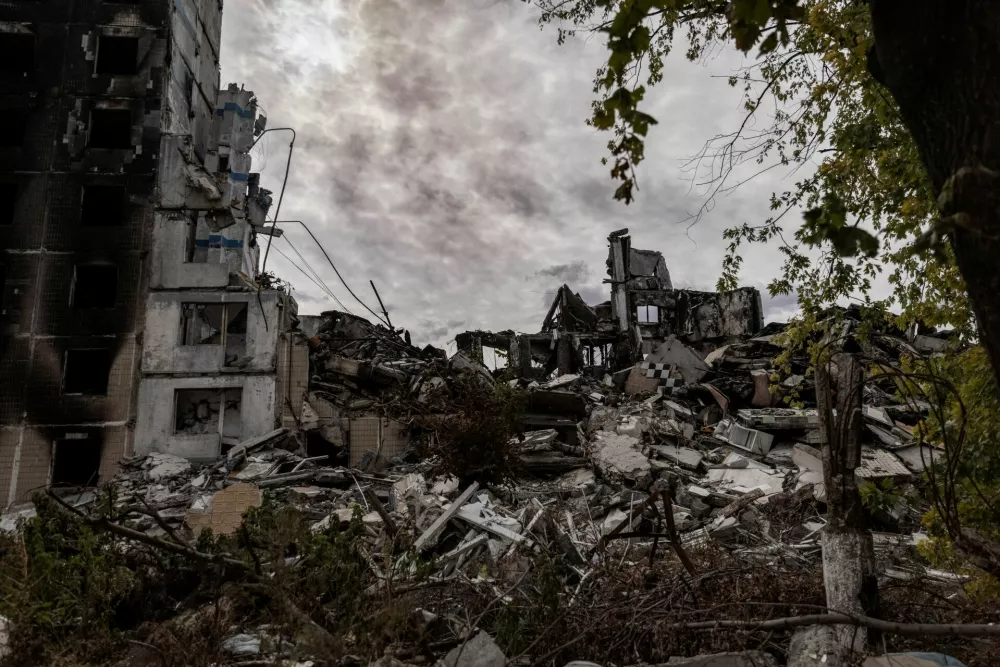 FILE PHOTO: A view shows apartment buildings damaged by a Russian military strike, amid Russia's attack on Ukraine, in the front line city of Vuhledar in Donetsk region, Ukraine October 10, 2023. REUTERS/Yevhen Titov/File Photo