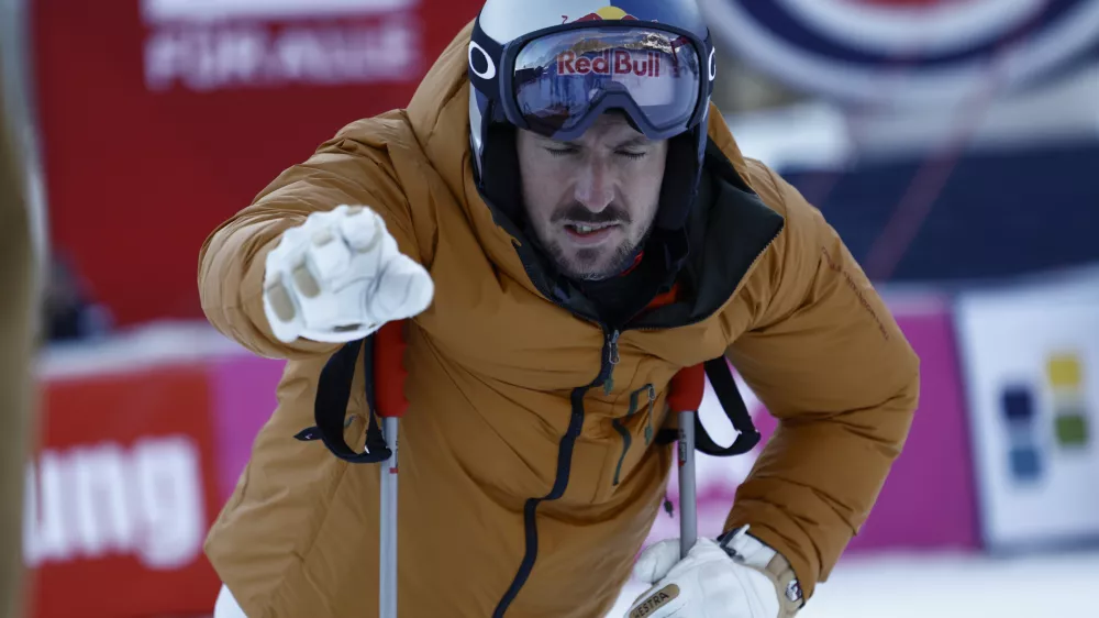 Netherland's Marcel Hirscher concentrates ahead of an alpine ski, men's World Cup giant slalom, in Soelden, Austria, Sunday, Oct. 27, 2024. (AP Photo/Gabriele Facciotti)