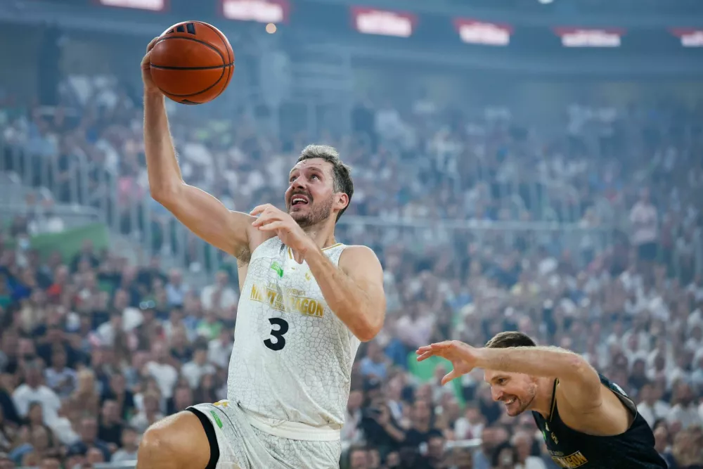 Ljubljana, arena Stozice.Kosarkarski spektakel I Feel Slovenia, Noc zmaja.Poslovilna tekma kosarkarja Gorana Dragica.