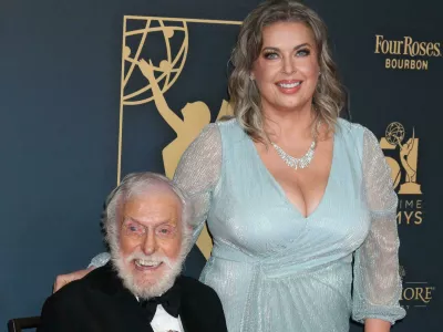 2XAP15R LOS ANGELES - JUN 7: Dick Van Dyke, Arlene Silver at the 51st Daytime Emmy Awards Winners Walk at the Bonaventure Hotel on June 7, 2024 in Los Angele