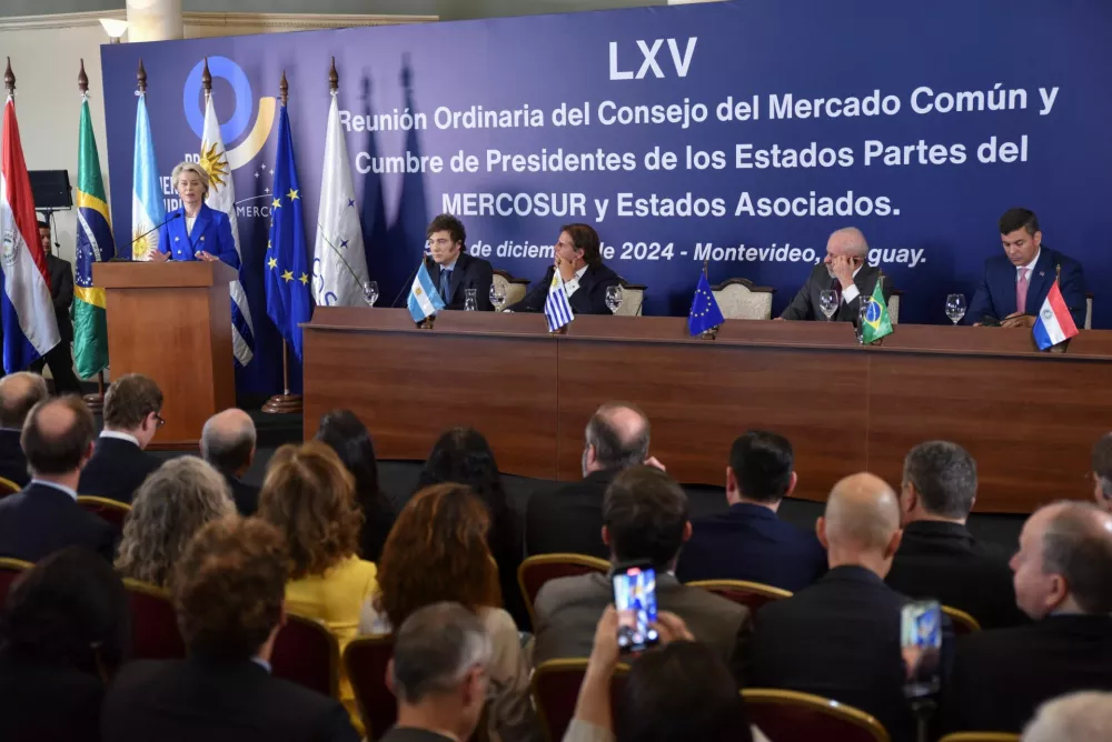 European Commission President Ursula von der Leyen speaks during a press conference with Uruguay's President Luis Lacalle Pou, Argentina's President Javier Milei, Brazil's President Luiz Inacio Lula da Silva, Paraguay's President Santiago Pena at the Mercosur Summit in Montevideo, Uruguay December 6, 2024. REUTERS/Martin Varela Umpierrez