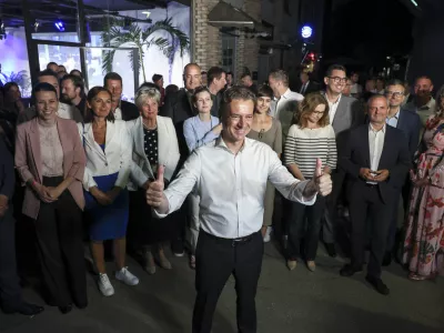 Koalicijske stranke so na posvetovalnih referendumih (na fotografiji štab Svobode) razglasile zmago, uresničitev referendumske volje pa jih še čaka. Foto: Jaka Gasar