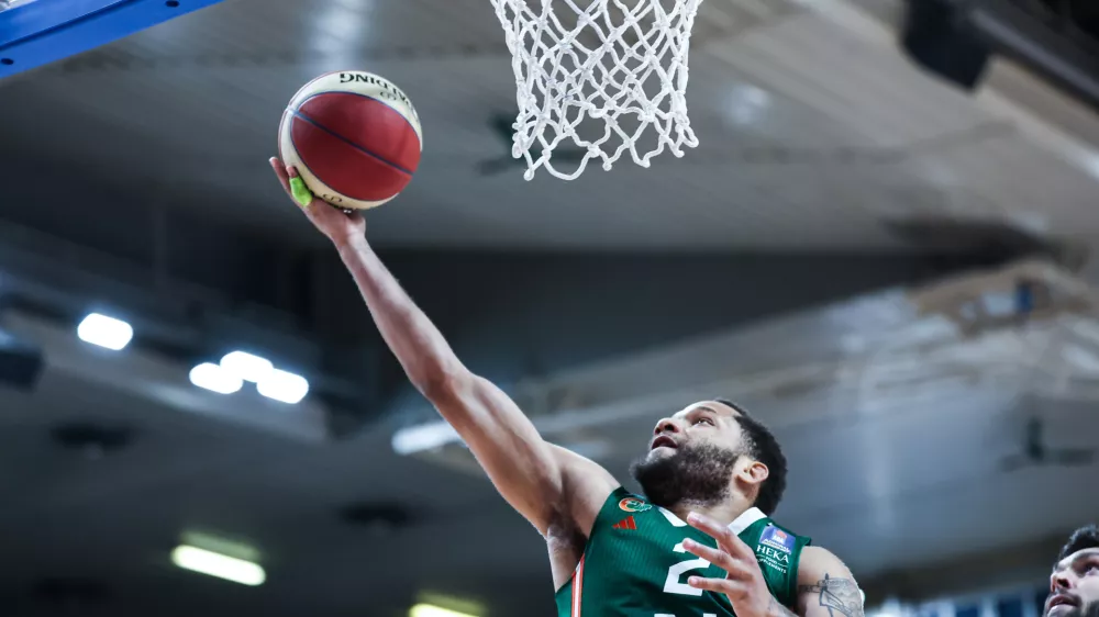 Košarkarji Cedevite Olimpije so zmagali že pet tekem zapored, tokrat so na kolena v ligi Aba spravili Spartaka. Foto: Aleš Fevžer