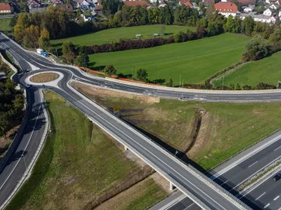 Trgograd, rondo Vrhnika / Foto: Trgograd