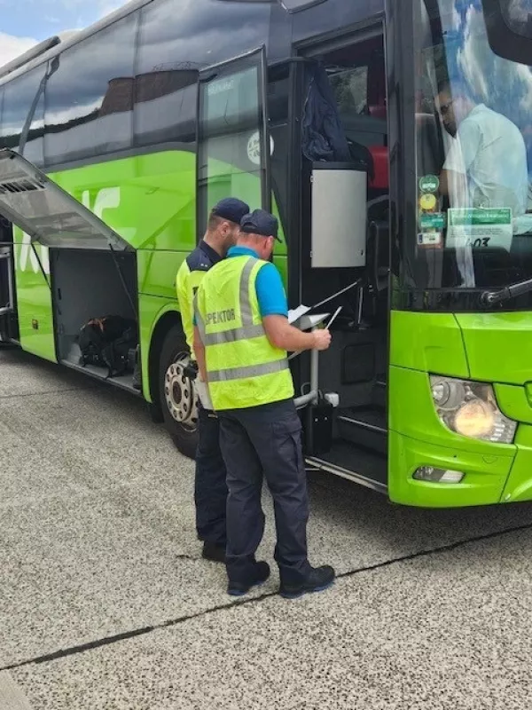 Nadzor policije nad avtobusnimi prevozniki