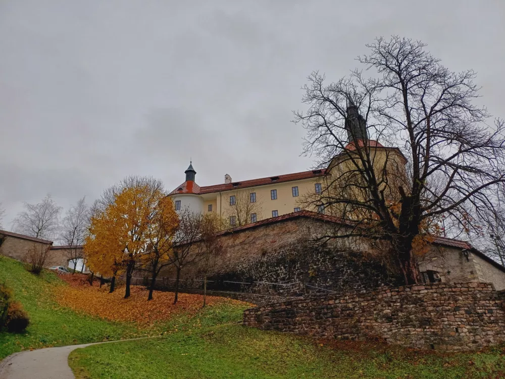 V Loškem muzeju na loškem gradu v Škofji Loki je zaživela Tavčarjeva knjižnica. Foto: Tina Jereb