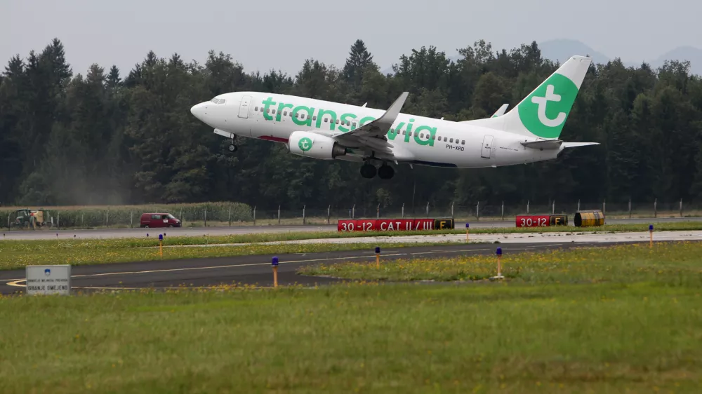 ﻿- potniško letalo - nizozemski nizkocenovni letalski prevoznik Transavia - 10.08.2017 - Fraport Slovenija - Letališče Jožeta Pučnika Brnik - Aerodrom Ljubljana -//FOTO: Bojan Velikonja