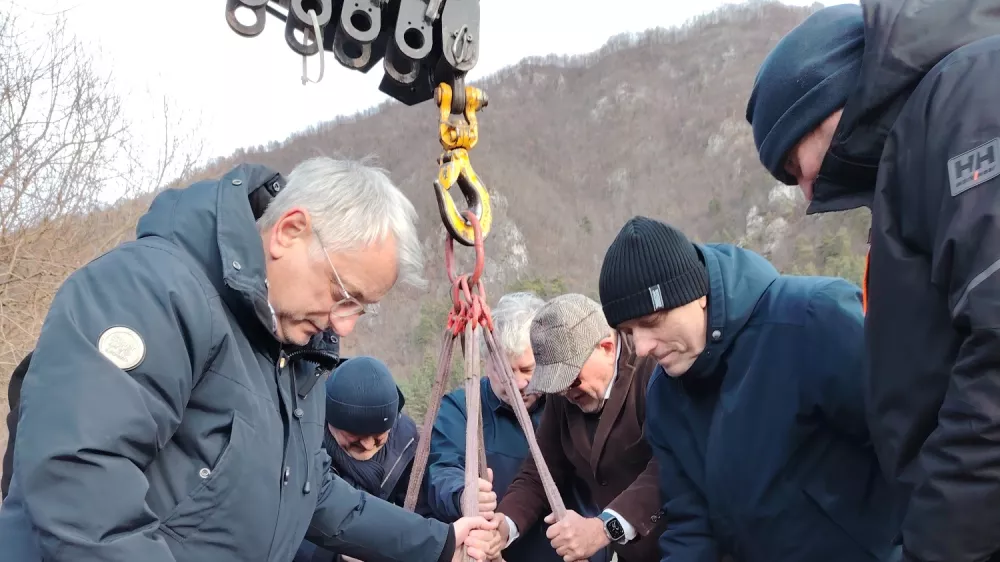 Potop penine, Radeče