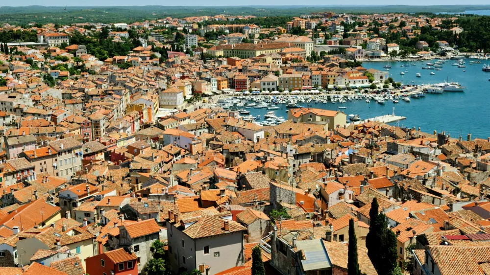 F565TA Old town and harbor of Rovinj seen from the bell tower of Saint Euphemia?s basilica, Istria, Croatia