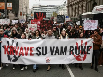 Študentje treh univerzitetnih mest so zaradi tragičnega dogodka v Novem Sadu – zrušitev železniškega nadstreška – zasedli več kot 50 fakultet. Foto: Reuters