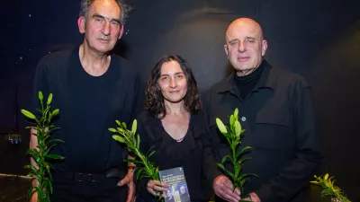 Damir Bartol Indoš, Agata Juniku in Dragan Živadinov, predstavitev knjige Indoš in Živadinov, teatrobiografiji, Knjižnica MGL