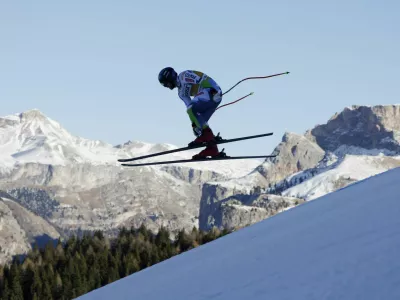 Alpine Skiing - FIS Alpine Ski World Cup - Men's Downhill Training - Val Gardena, Italy - December 17, 2024 Slovenia's Miha Hrobat in action REUTERS/Leonhard Foeger