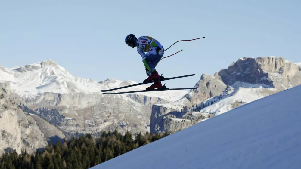 Alpine Skiing - FIS Alpine Ski World Cup - Men's Downhill Training - Val Gardena, Italy - December 17, 2024 Slovenia's Miha Hrobat in action REUTERS/Leonhard Foeger