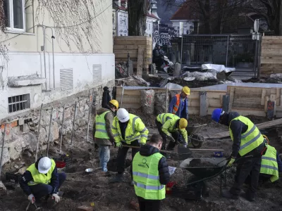 - 18.12.2024 - novinarsko srečanje na temo arheoloških izkopavanj NUK II//FOTO: Jaka Gasar