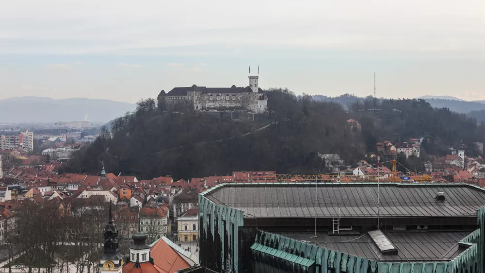 ﻿- 10.03.2020 - Ljubljana - panoramski posnetek - panorama - mesto, Ljubljanski grad//FOTO: Bojan Velikonja