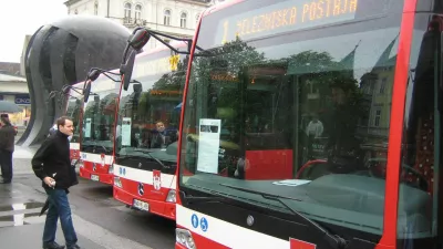 novih pet avtobusov Mercedes Benz za mestni promet v Mariboru, ki ga izvaja koncesionar Veolia Transport Štajerska