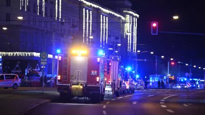 20 December 2024, Saxony-Anhalt, Magdeburg: Emergency services are on duty at the Christmas market in Magdeburg. Photo: Heiko Rebsch/dpa