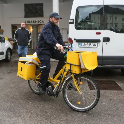 ﻿- 13.04.2018 - Tomaž Osolnik, poštar - pismonoša na kolesu – Pošta  //FOTO: Luka Cjuha.