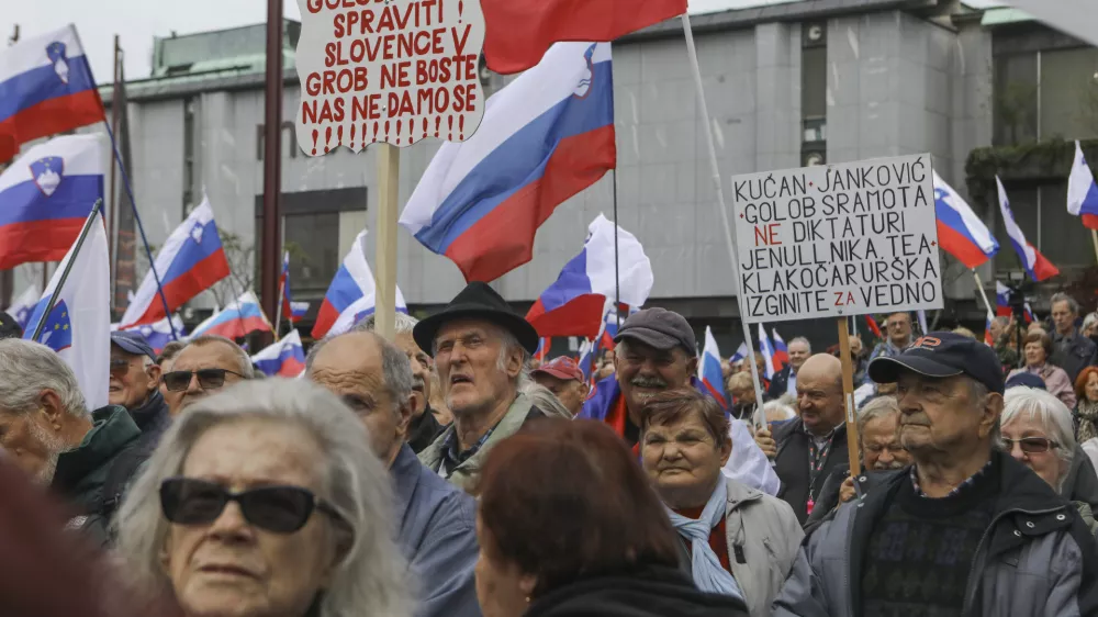 03.05.2023 - shod upokojencev, ki ga pripravljata ljudska iniciativa Glas upokojencev Slovenije in Inštitut 1. oktober; Trg republikeFOTO: Luka Cjuha