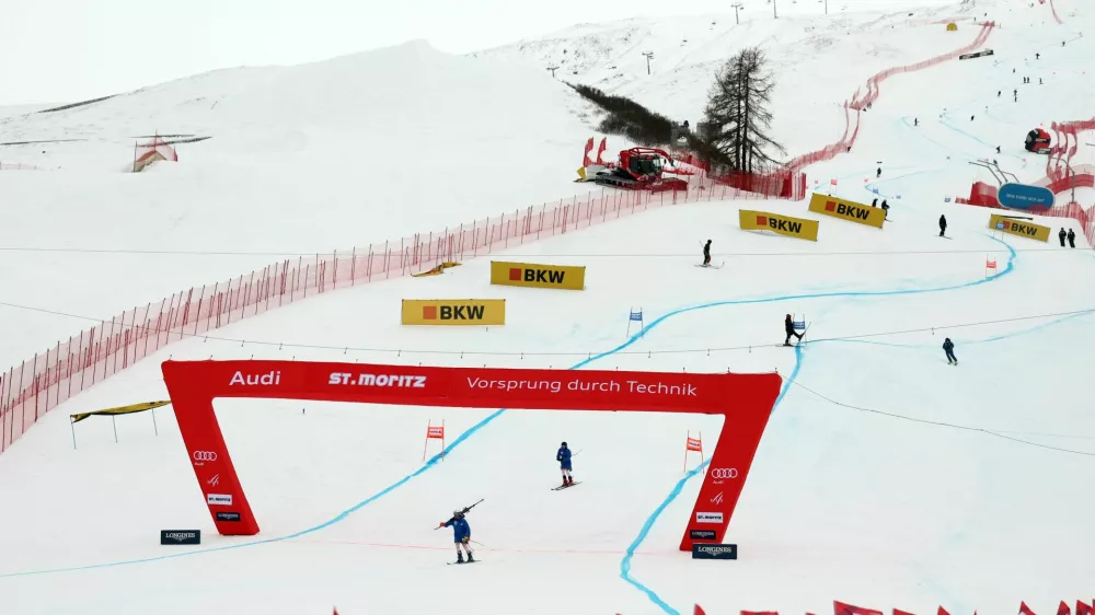 Alpine Skiing - FIS Alpine Ski World Cup - Women's Super G - Saint Moritz, Switzerland - December 22, 2024 General view of the track as the event is cancelled REUTERS/Gintare Karpaviciute