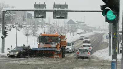 Novo mesto, sneg, zasnežene ceste, močno sneženje, pluženje ceste. F Dragana Stanković