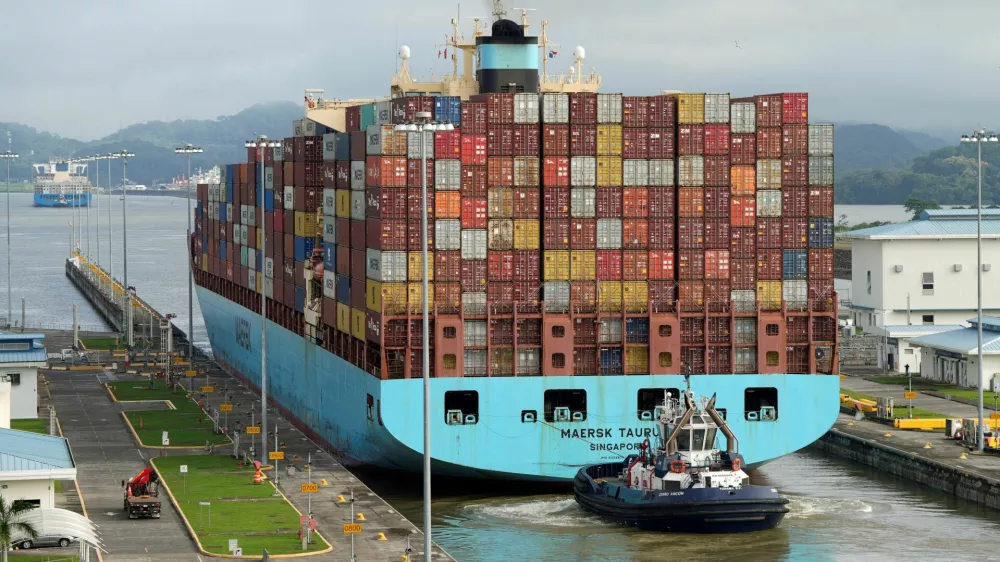 FILE PHOTO: Singapore MAERSK TAURUS container ship transits the expanded canal through Cocoli Locks at the Panama Canal, on the outskirts of Panama City, Panama August 12, 2024. REUTERS/Enea Lebrun/File Photo