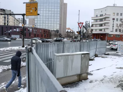 - 23.12.2024 - električna omarica pri novem kopališču Ilirija//FOTO: Jaka Gasar