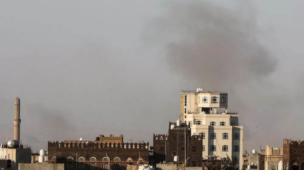 Smoke rises after Israeli strikes near Sanaa airport, in Sanaa, Yemen, December 26, 2024. REUTERS/Khaled Abdullah   TPX IMAGES OF THE DAY