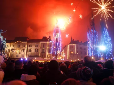 - Ognjemet- Novo leto 2011 --silvestrovanje v Ljubljani, praznovanje //foto: Bojan Velikonja