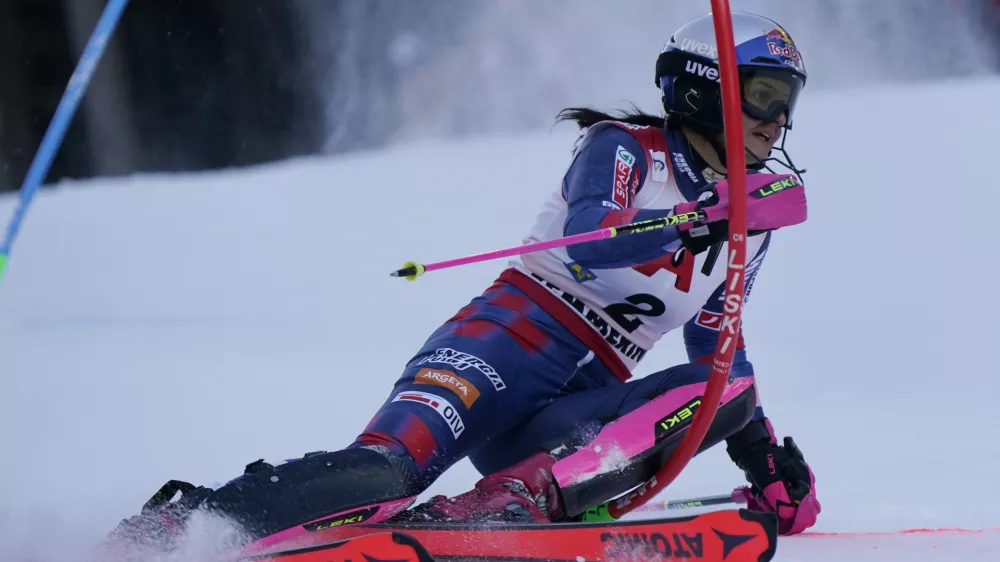 Croatia's Zrinka Ljutic speeds down the course during an alpine ski, women's World Cup slalom race, in Semmering, Austria, Sunday, Dec. 29, 2024. (AP Photo/Piermarco Tacca)