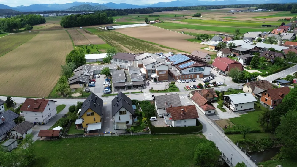 Občina Komenda je v zadnjih 20 letih pospešeno rasla tako demografsko kot gospodarsko, temu pa niso ustrezno sledili drugi infrastrukturni pogoji. Foto: arhiv občine Komenda