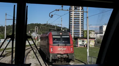 ﻿- 20.04.2017 - Slovenske železnice (SŽ) - tovorni železniški promet - - infrastrukturni projekt Drugi tir - izgradnja drugega železniškega tira med Divačo in Koprom v dolžini 27 kilometrov - //FOTO: Luka Cjuha..OPOMBA: DNEVNIKOV OBJEKTIV - REPORTAŽA 2017 -