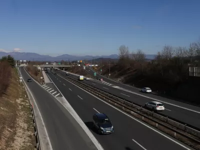 21.02.2024. DARS - štajerska avtocesta - odsek Domžale pri izvozu za Sneberje. Foto: Bojan Velikonja