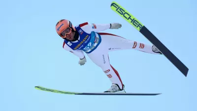 Ski Jumping - Four Hills Tournament - Innsbruck, Austria - January 3, 2025 Austria's Stefan Kraft in action during Men's Individual KO HS128 qualification REUTERS/Lisi Niesner