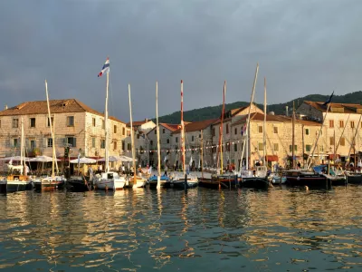 Stari Grad na otoku Hvar bo gostil 4. festivalu morja in mornarjev - Dnevi v zalivu 2022. F Mitja Zupančič