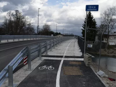 Po oceni Ljubljanske kolesarske mreže je najboljša kolesarska infrastruktura vzpostavljena na ljubljanski strani Ižanske ceste. Foto: Nik Erik Neubauer