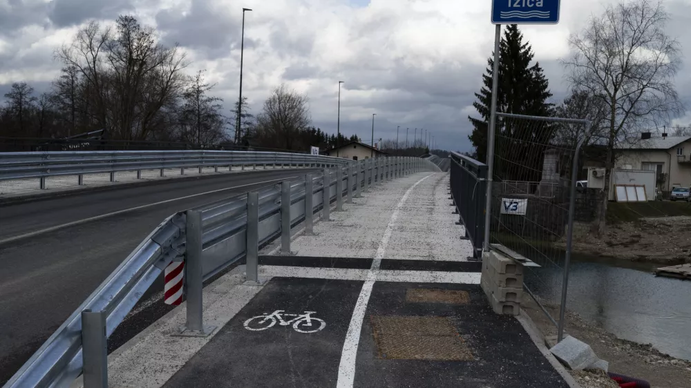 Po oceni Ljubljanske kolesarske mreže je najboljša kolesarska infrastruktura vzpostavljena na ljubljanski strani Ižanske ceste. Foto: Nik Erik Neubauer