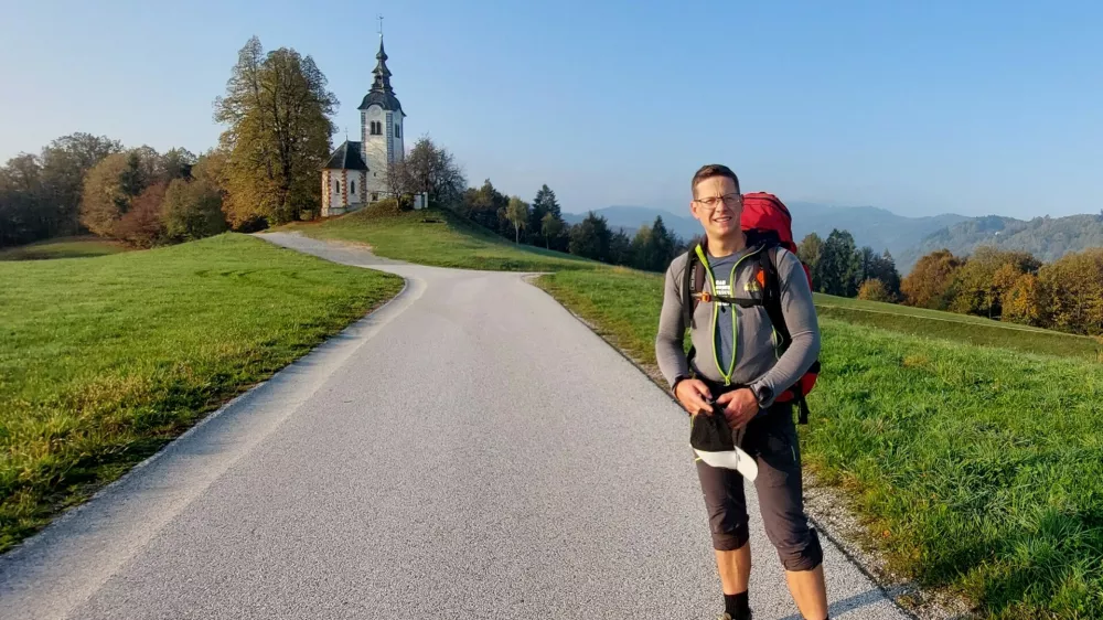 Iz domačega Puštala se je na pot podal peš in z velikim nahrbtnikom. Foto: osebni arhiv Matica Jezerška