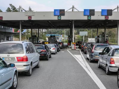 ﻿- prometni zastoj - kolone vozil pred velikonočnimi prazniki -    - 14.04.2017 - Mejni prehod Starod, slovensko - hrvaška meja, - sistematični nadzor potnikov na zunanji schengenski meji -  //FOTO: Bojan Velikonja