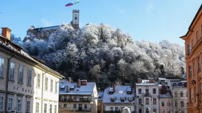 12.12.2022. Zasnežen Ljubljanski grad.//FOTO: Bojan Velikonja