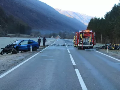 Posledice prometne nesreče. Foto: PPP Nova Gorica