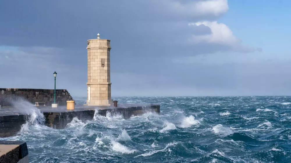 13.01.2025., Senj - Jaka bura u Senju stvara probleme u prometu. Za sav promet zatvorena je Jadranska magistrala (DC8) između Senja i Svete Marije Magdalene. Photo: Hrvoje Kostelac/PIXSELL