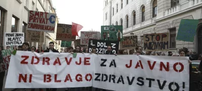 - 07.04.2023 - Protestni shod iniciative Glas ljudstva na Svetovni dan zdravja - Pohod za javno zdravstvo z Javno tribuno –zahtevali interventni zakon, v katerem predlagajo rešitve za krepitev javnega zdravstva - paket dveh zakonskih sprememb, ukinitev dopolnilnega zdravstvenega zavarovanja in predlog za pravičnejši davek - protest //FOTO: Luka Cjuha