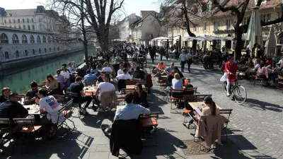 Petkovškovo nabrežje - 25.03.2022 – Pomlad v mestu Ljubljana – gostinski vrtovi so znova zaživeli – vremenska slika – temperatura 21°CFoto: Tomaž Skale