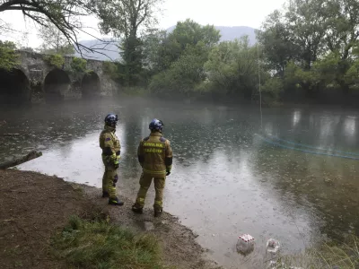 Reka unica - civilna zaščita- 26.07.2022 – kritično stanje vodooskrbe v slovenski Istri – prispeli prvi tovornjaki s cisternami surove vode iz reke Unice v vodarno Rižanskega vodovoda v Cepkih pri Dekanih.  //FOTO: Luka Cjuha