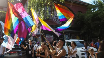 - simbolična fotografija - istospolnost - istospolna usmerjenost - homoseksualnost - - 11.06.2022 - Parada ponosa 2022 – mavrična povorka po ulicah Ljubljane in predstavitev organizacij LGBTIQ+ v parku Zvezda //FOTO: Bojan Velikonja