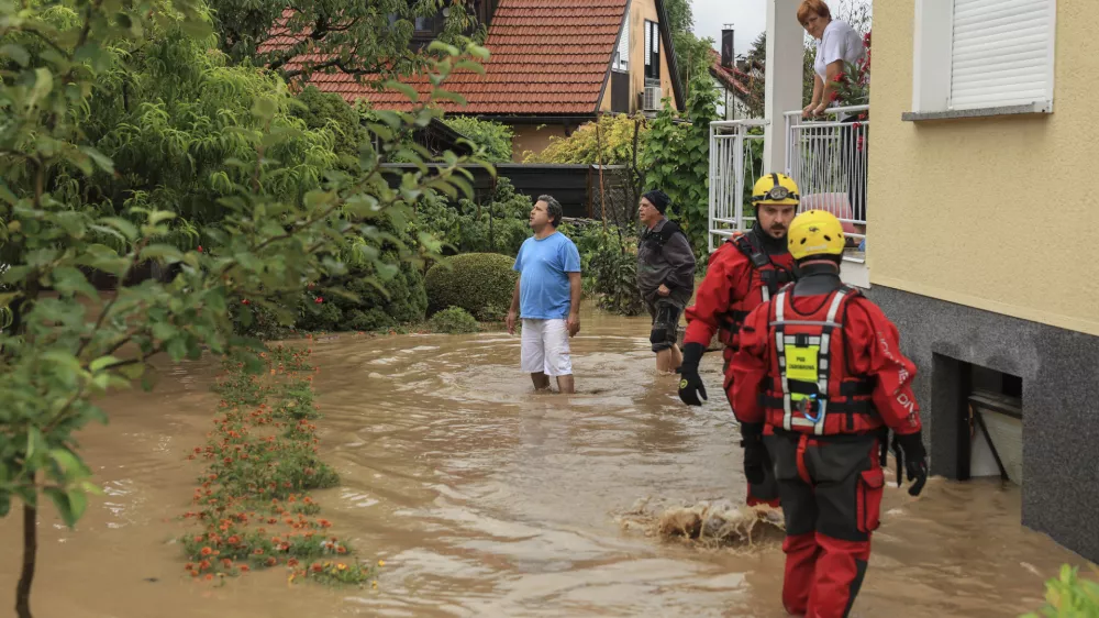 Sneberje- 04.08.2023 – Poplave v Sloveniji - močno deževje, narasle reke, vremenske spremembe //FOTO: Jaka Gasar