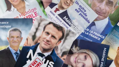 FILED - 08 April 2022, Bavaria, Nuremberg: Election documents of French presidential candidates such as Emmanuel Macron and Marine Le Pen. Photo: Daniel Karmann/dpa