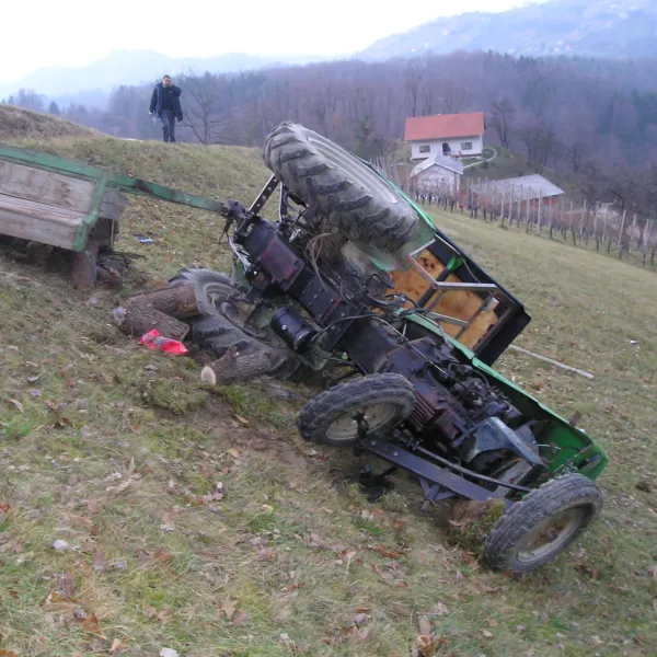 delovna nesreča s traktorjem na Celjskem